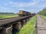 CSX 977 & 913